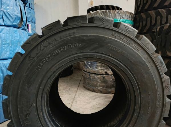 Hình ảnh: Lốp xúc lật - Lốp 12-16.5 JKTYRE