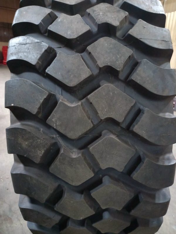 Lốp 750/65R25 MAXAM - Lốp xúc lật