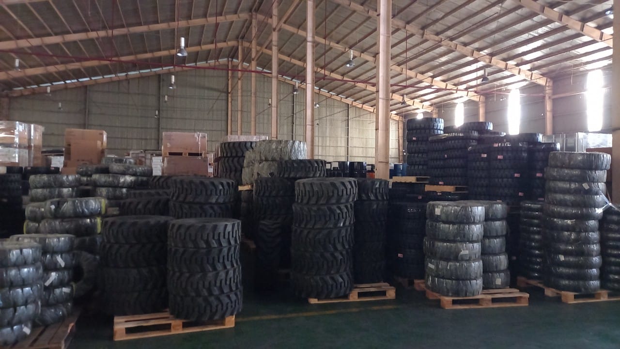 Kho lốp xe nâng DKT