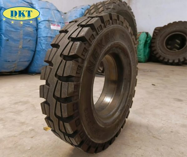 Hình ảnh: Lốp Xe Nâng - Lốp 7.00-12 NEXEN - Lốp đặc