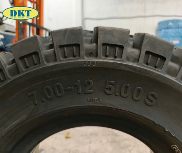 Hình ảnh: Lốp Xe Nâng - Lốp 7.00-12 NEXEN - Lốp đặc
