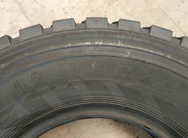 LỐP XE CẨU - LỐP 12.00R24 OLIVER - TRUNG QUỐC