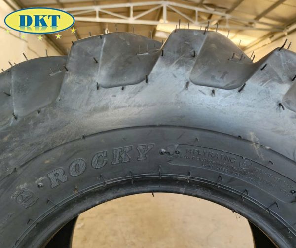 Hình ảnh: Lốp Xúc Lật - Lốp 12.5/70-16 MRF