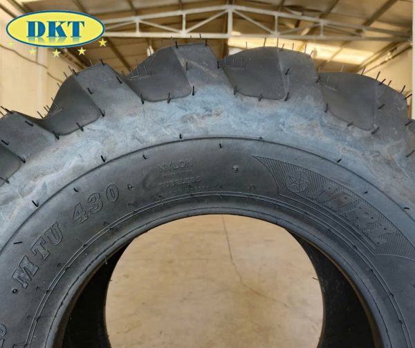 Hình ảnh: Lốp Xúc Lật - Lốp 12.5/70-16 MRF