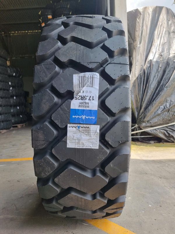 Lốp 17.5R25 MAXAM - Lốp bố thép